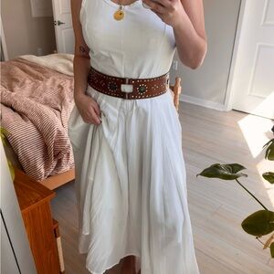 Elegant White Sleeveless Dress